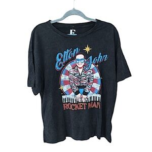 Elton John Black Wash Graphic T-Shirt NWT with rhinestones Spell out size Large